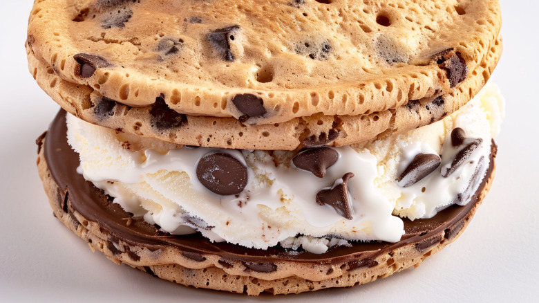 ice cream sandwich with cookies