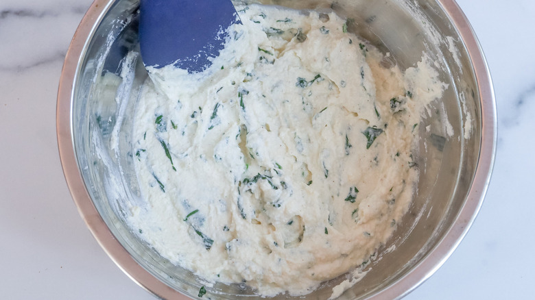 ricotta spinach filling in bowl
