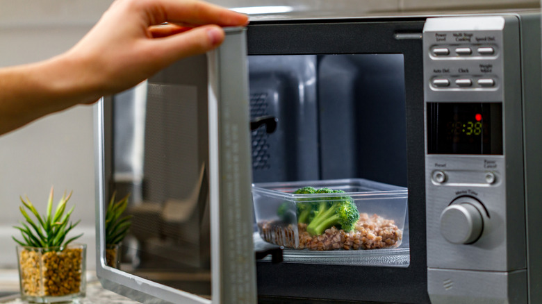 Why plastic food containers should never be microwaved