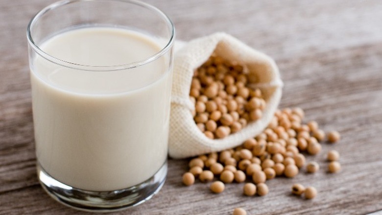 How to foam varieties of milk: soy, rice, almond
