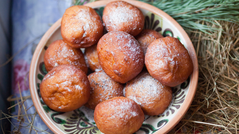 pampushky fried donuts with sugar