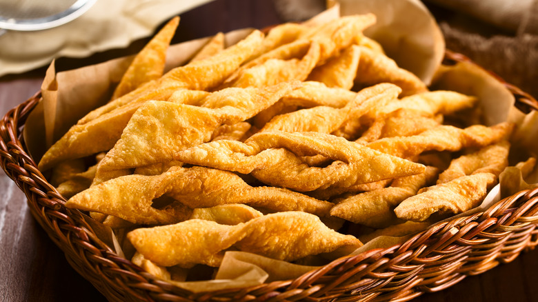 fried verhuny cookies in basket