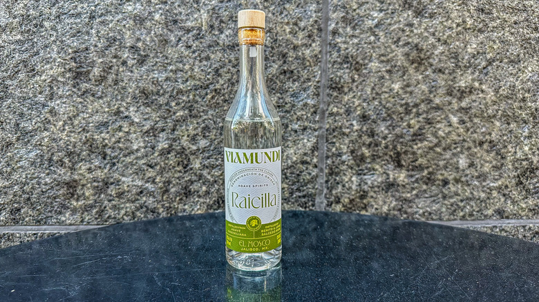 viamundi raicilla bottle