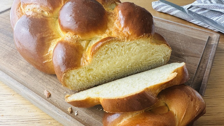 sliced challah bread