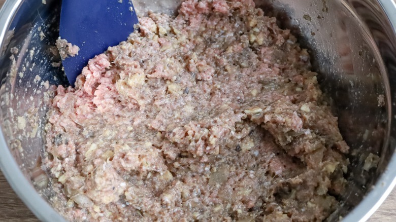 raw turkey meatloaf mixture