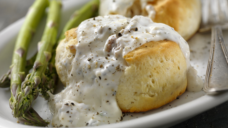 biscuits and gravy with asparagus