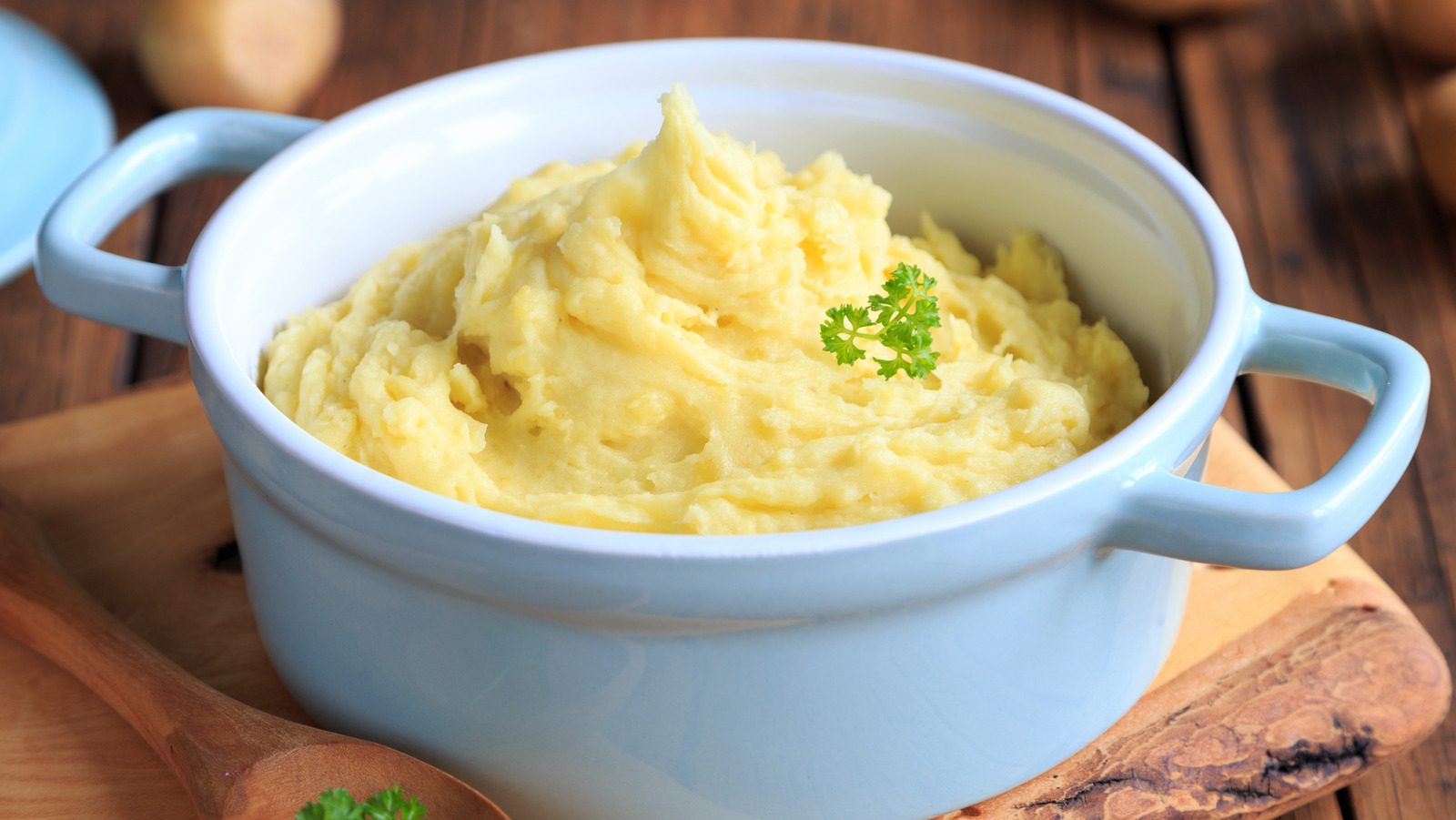 https://www.tastingtable.com/img/gallery/upgrade-instant-mashed-potatoes-with-a-major-umami-flavor-infusion/l-intro-1691695149.jpg