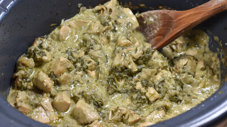 Spinach artichoke chicken in crockpot 