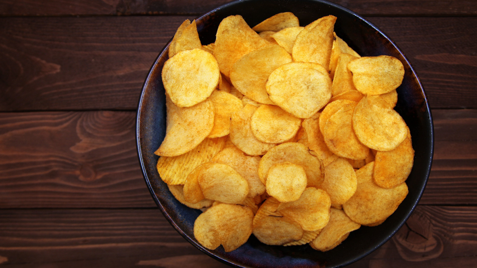 Upgrade Your Bowl Of Potato Chips With A Cacio E Pepe Twist