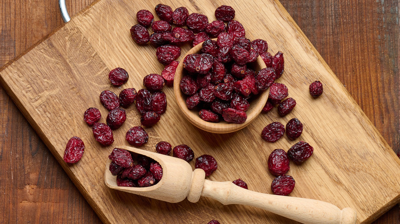 bowl of dried cranberries