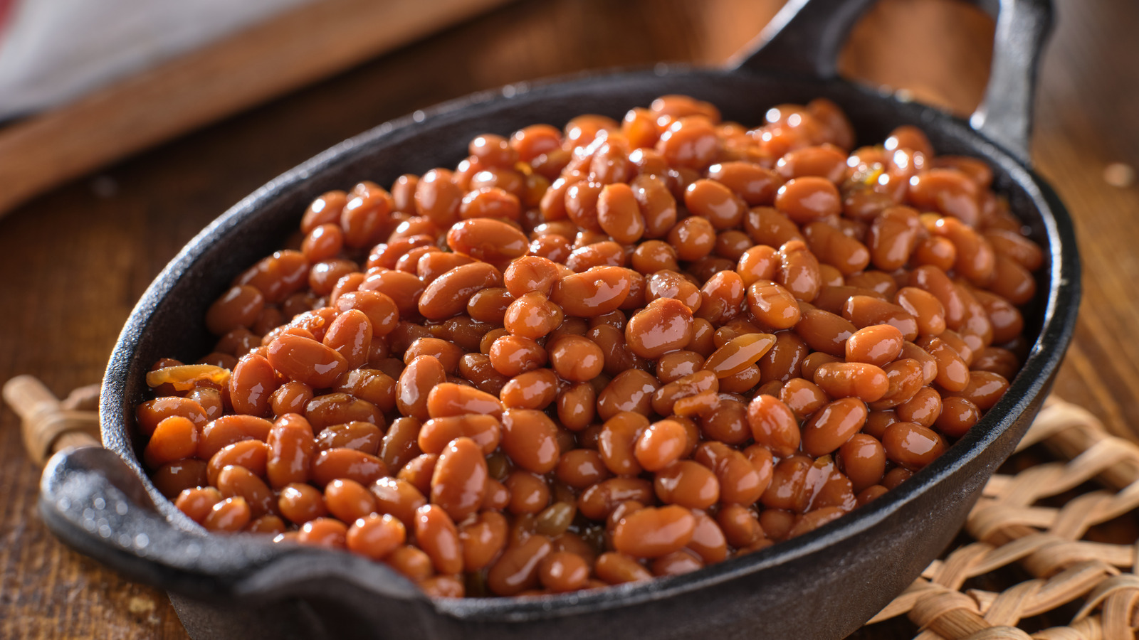 Use Dates To Elevate The Sweet Flavor Of Baked Beans Without Sugar