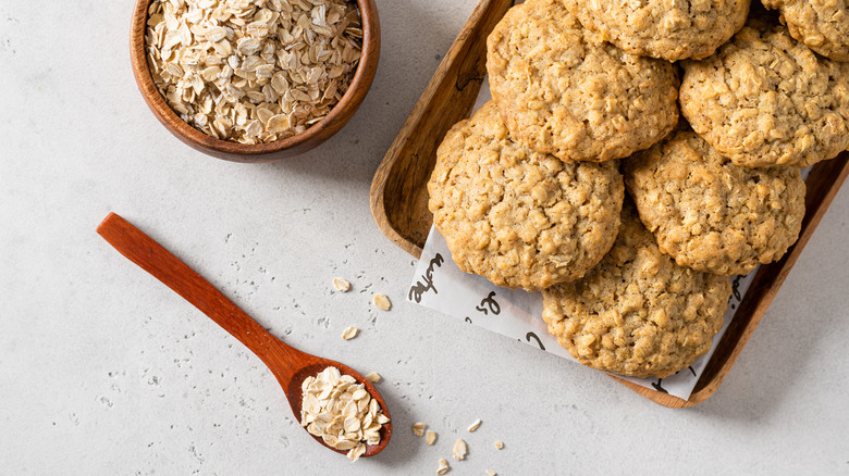 spoonful of oats with cookies