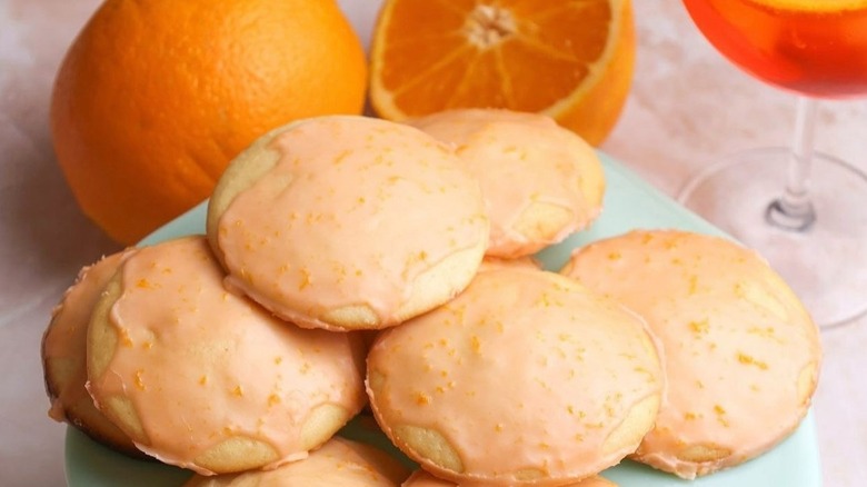 Aperol spritz cookies with oranges