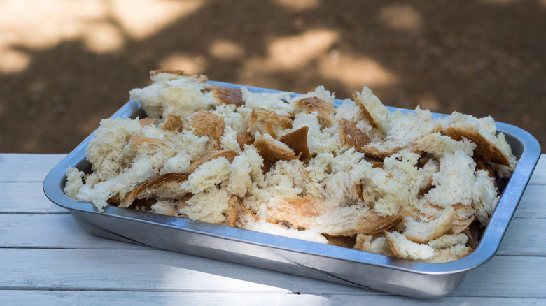 Drying bread on a baking tray at home