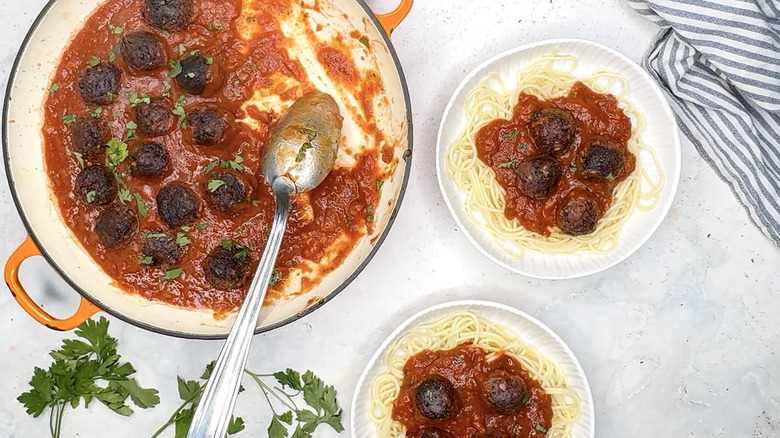 vegan "meatballs" with spaghetti