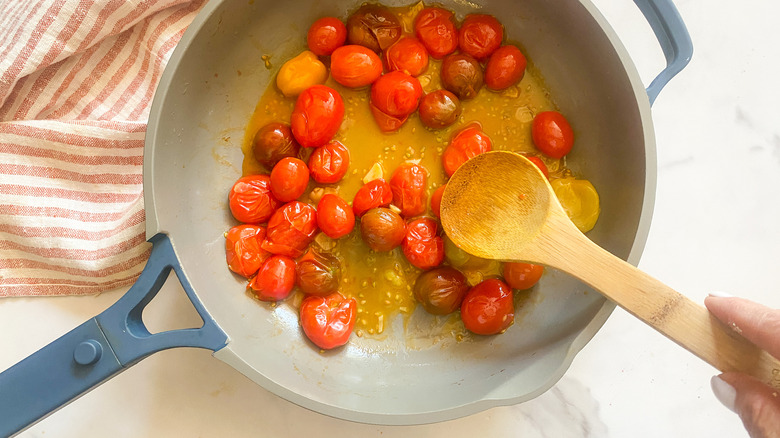 tomatoes in frying pan