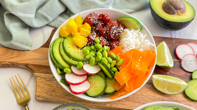 salad bowl on board