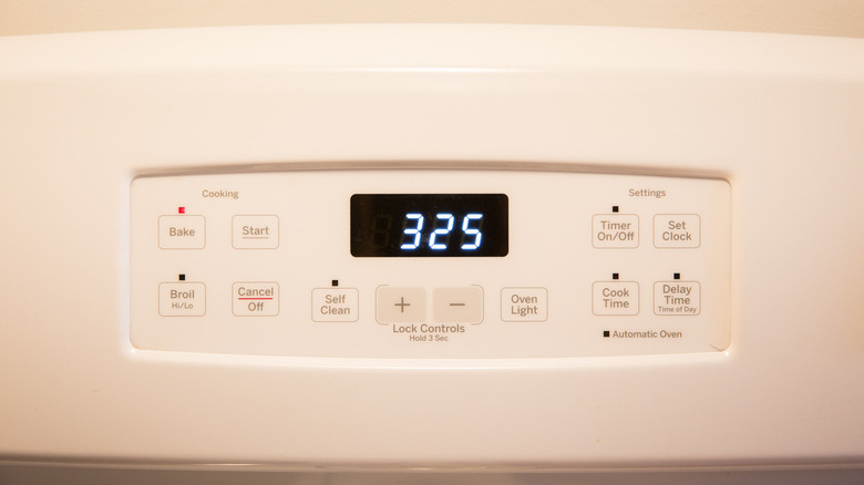 oven display showing preheat symbol