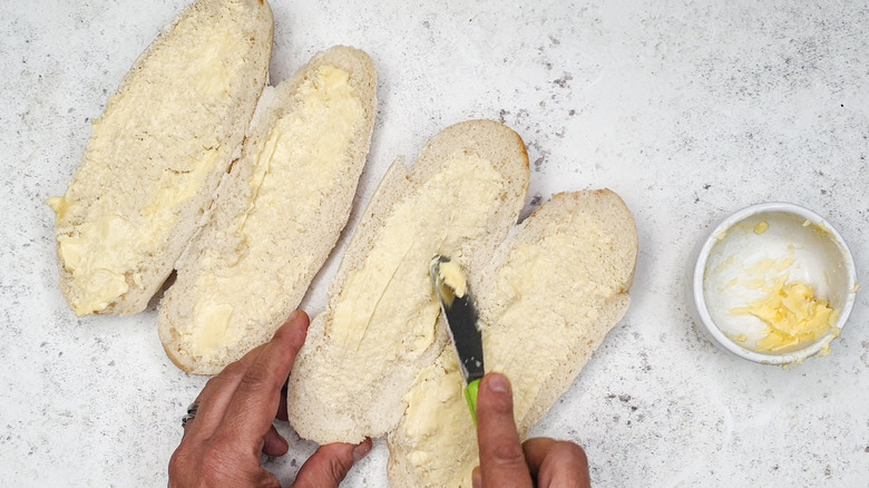 Bread rolls with garlic butter