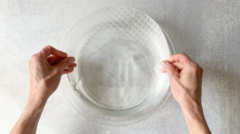 rice paper roll dunked in water