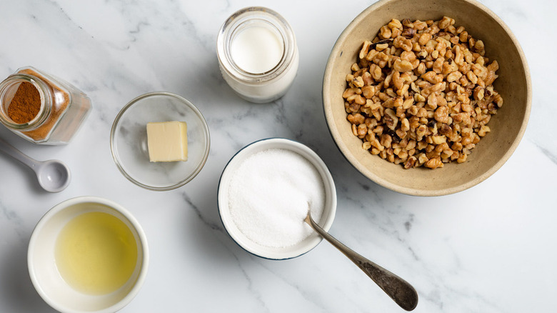 Ingredients for the filling of walnut pillow cookies