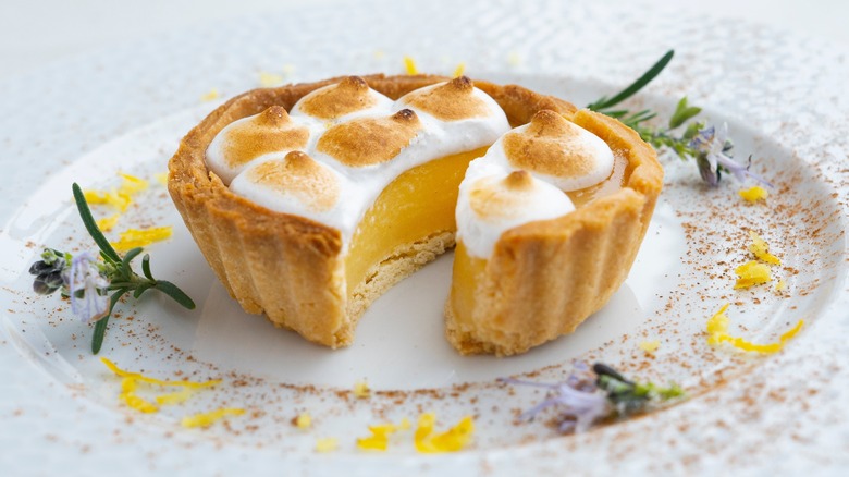 miniature lemon pie with topping