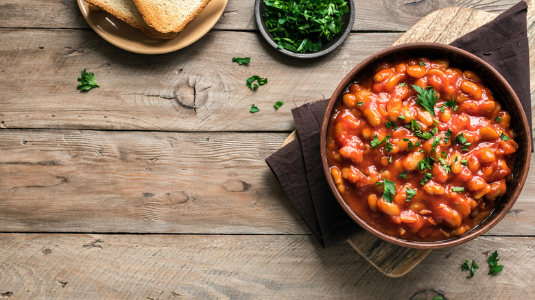 spicy baked beans in a bowl