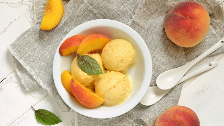 Peach ice cream and peaches