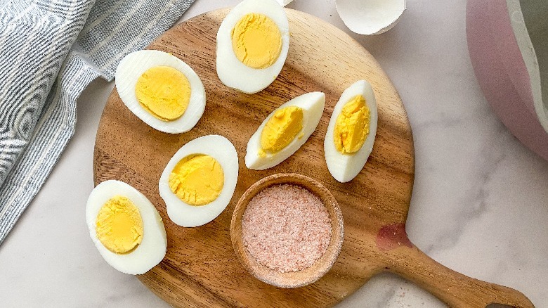 hard boiled eggs on round board