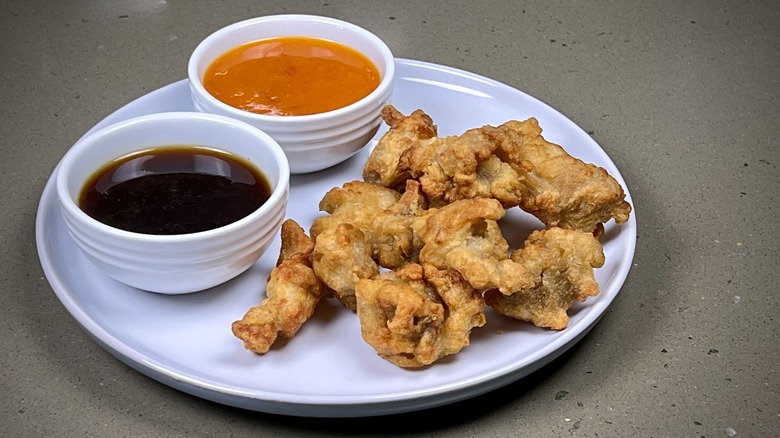 Crispy chicken with sauces