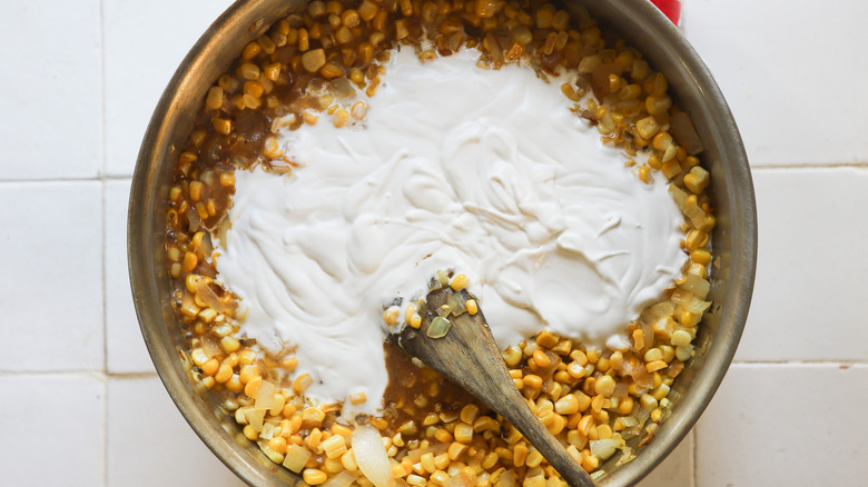 Cream simmering with corn 