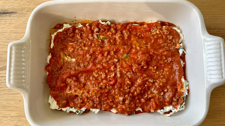 sauce lasagna layer