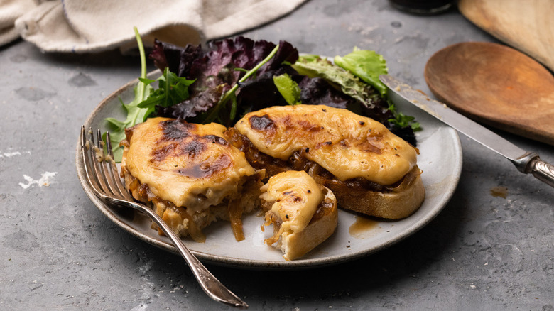 Welsh Rarebit With Caramelized Onion Recipe