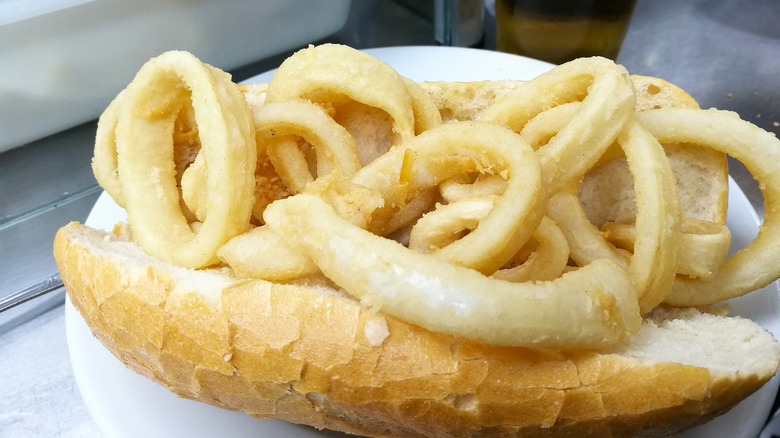 Bocadillo with fried squid