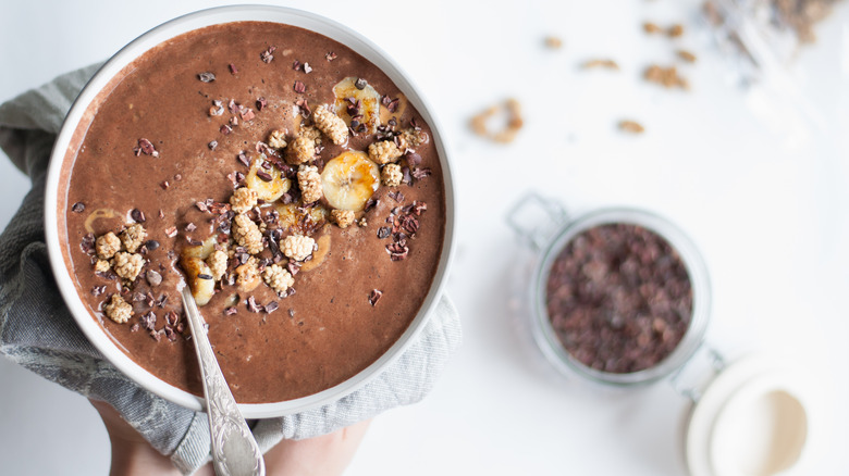 cocoa nibs on smoothie bowl