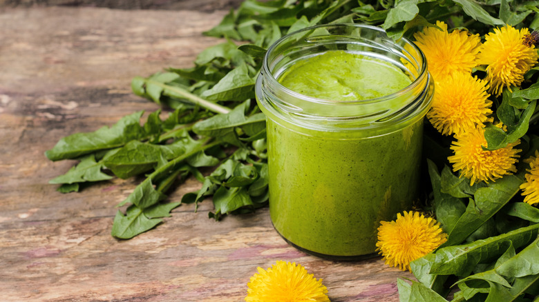 dandelion pesto in Mason jar