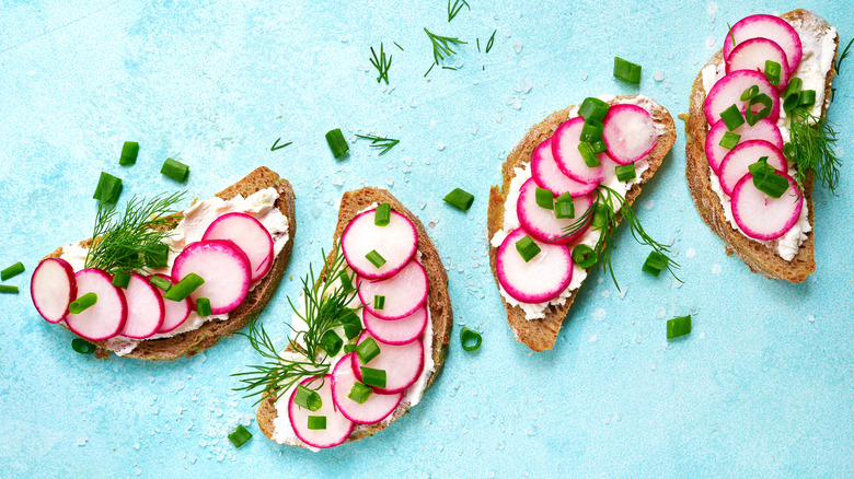 Radish toast