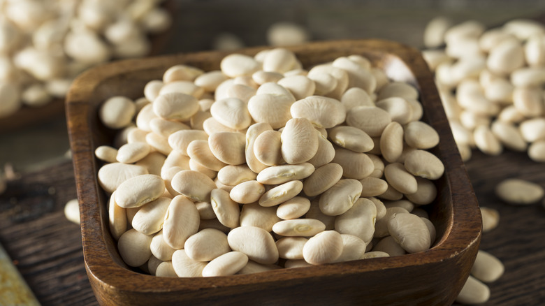 Dried lima beans 