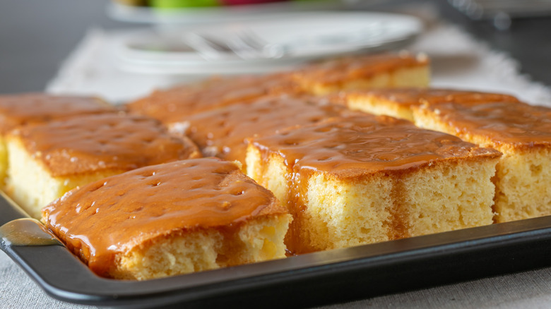 Caramel sponge traybake 