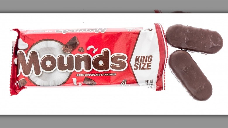 Mounds candy bar with package