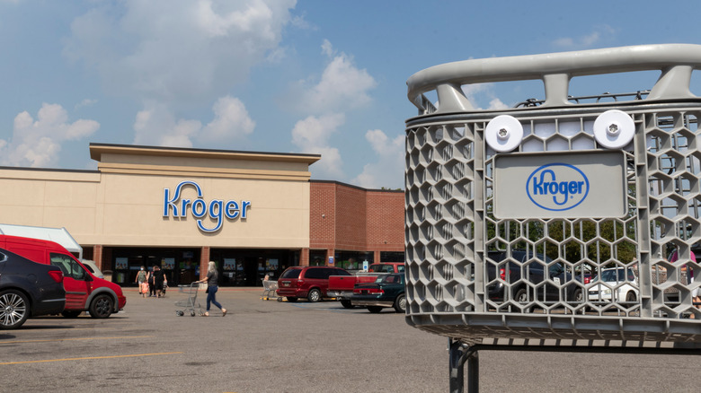 Kroger storefront and shopping cart