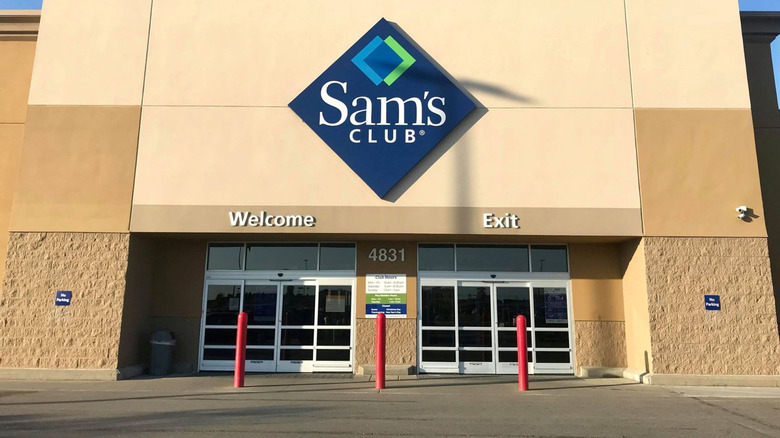 Sam's Club storefront/signage