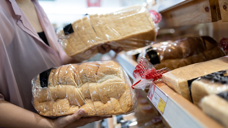 sliced bread in bag