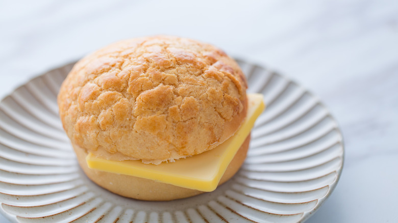 pineapple bun with butter