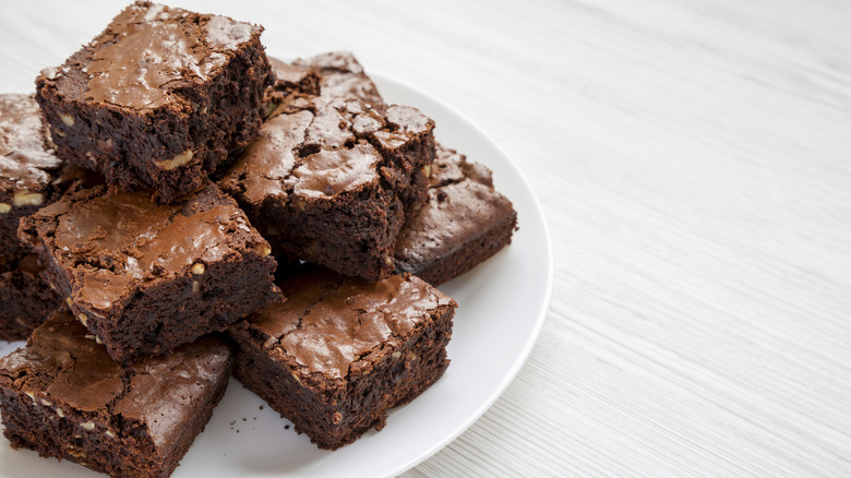 plate of brownies