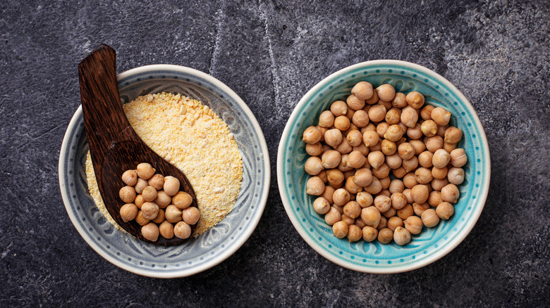 chickpeas and chickpea flour