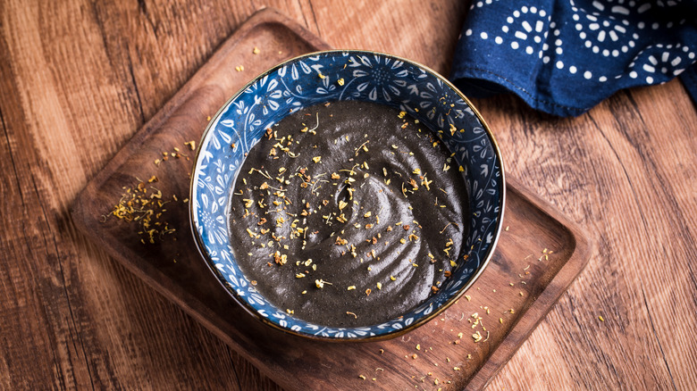 Black sesame paste in bowl