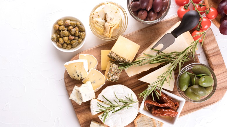 Cheese board with accompaniments