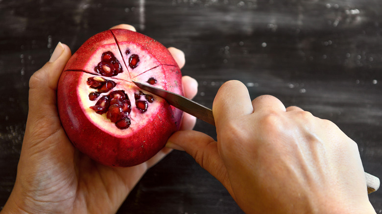 Cleaning pomegranate