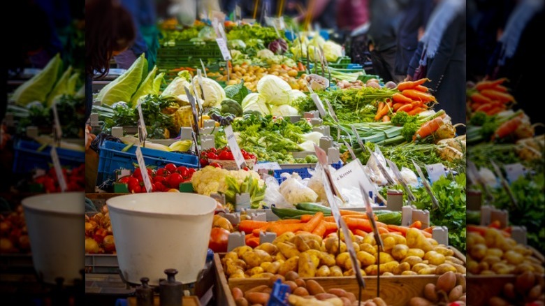 vegetables at farmers' market